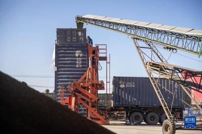 中國產(chǎn)糧第一大省秋糧收購有序展開，集裝箱購銷新模式助力效率提升
